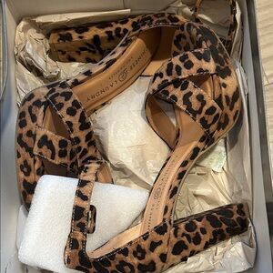Chinese Laundry Brown Leopard Print Heels